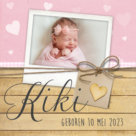 Stoere geboortekaartje meisje met foto label en houten hartje