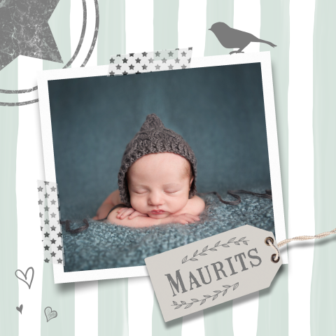 Hip foto geboortekaartje met label en waterverf strepen